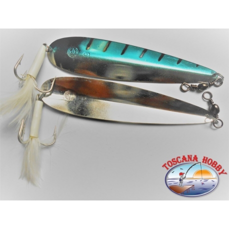Spoon wavy mackerel with feather from gr.38 measures 6 by 15 cm.